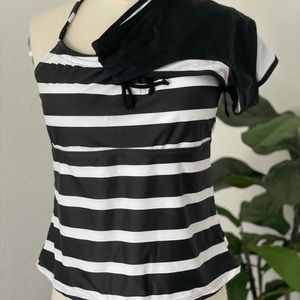 Two piece bathing suit suit